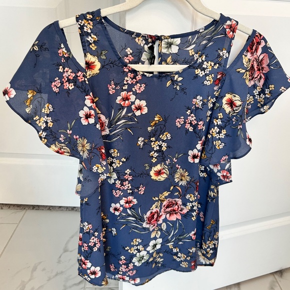 Off the Shoulder Floral - Picture 2 of 2